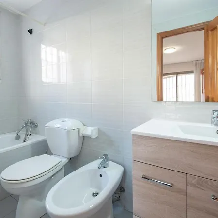 R113 Beachfront Romeu Apartment