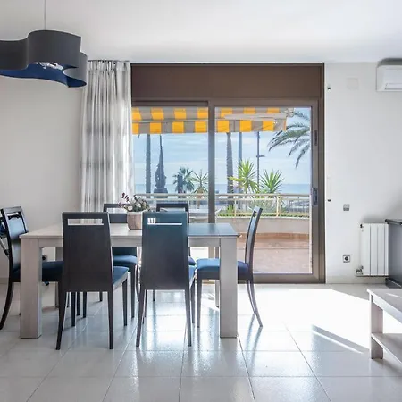 Apartment R113 Beachfront Romeu